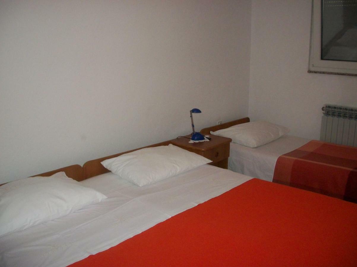 Apartments Mirjana Petrcane Cameră foto